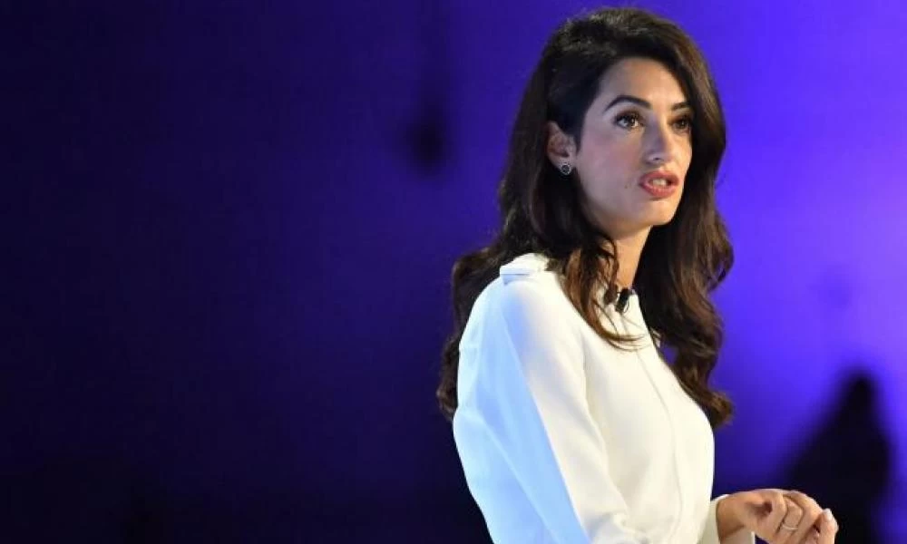 Βρετανία: Παραιτήθηκε η Αμάλ Κλούνεϊ από τη κυβέρνηση Τζόνσον